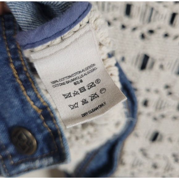 Free People Jean Vest Small Blue Denim Distressed Moody Macrame Crochet Boho - Picture 6 of 7
